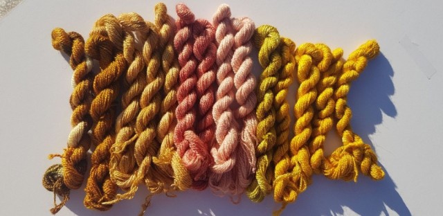 plantefarget broderigarn av ull og silke